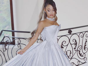 There are also three different versions of candy hearts (Source: Arianagrande / Instagram ) 