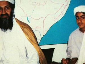 في مطلع نوفمبر(تشرين الثاني) 1998، دانت الحكومة الأمريكية عدداً من عناصر القاعدة لدورهم في تفجيرات السفارتين