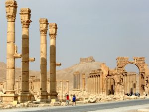 في 4 سبتمبر/أيلول دمر 3 مدافن أثرية على شكل أبراج وهي "جمباليك وإلاله بل وكيتوت".