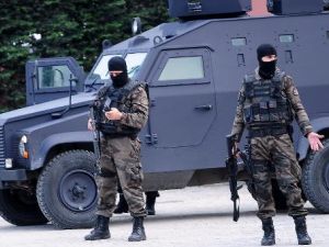 عنصران من قوات الامن التركية في اسطنبول