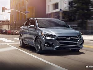 يأتي الجيل الجديد من سيارات "هيونداي أكسنت" أطول وأعرض بقليل من الطراز السابق.