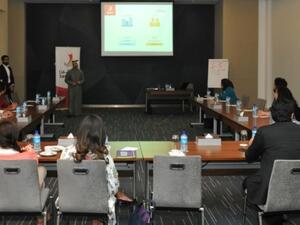 خلال الإجتماع