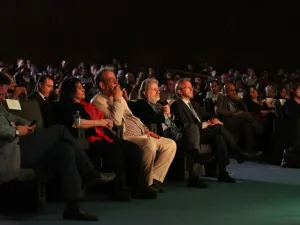 خلال الحفل الموسيقي