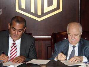 الدكتور طلال أبوغزاله والدكتور يوسف فانوس الرئيس التنفيذي لمجموعة فارمسي ون