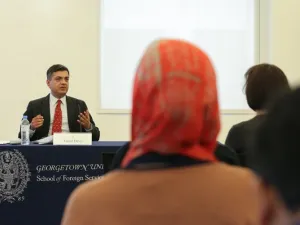 خلال الحدث