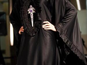 أحد عروض أزياء الشيلة والعباية في دبي مول