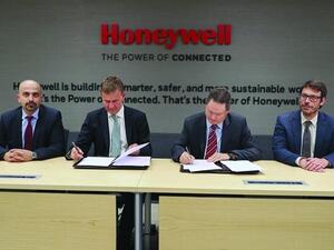Erik Solheim, executive director, UN Environment, and Norm Gilsdorf, president, Honeywell high growth regions, Middle East, Russia, Turkey, and Central Asia, at the MOU signing.