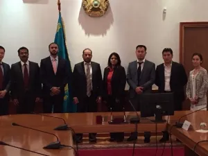 مسؤولي جمارك كازاخستان في استقبال وفد جمارك دبي 
