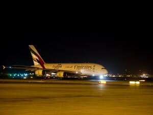 	طائرة الإمارات الإيرباص A380 تهبط الليلة الفائتة في مطار البحرين الدولي