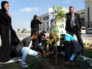 جامعة أبوظبي يشاركون في مبادرة شجرة الإتحاد جامعة أبوظبي يشاركون في مبادرة شجرة الإتحاد