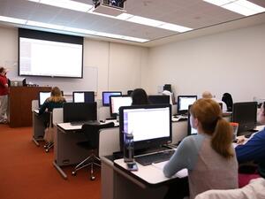 للحصول على مزيد من المعلومات يرجى زيارة موقع برامج التعليم المجتمعي عبر الرابط التالي: https://epe.qatar.georgetown.edu/community-education