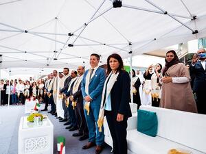 تم تزيين المدخل الرئيسي لمقر المجموعة من الخارج مع إنشاء قرية تراثية وتشغيل الموسيقى لإضفاء مزيد من البهجة على هذه الأجواء.