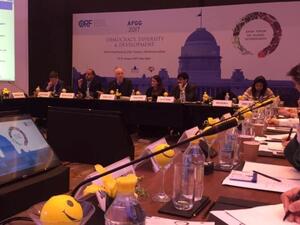 جلسة نقاشية في إطار منتدى آسيا للحوكمة العالمية في نيودلهي، الذي شارك "وايز" فيه مؤخرًا