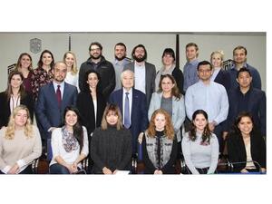 وقع الاختيار على الأردن لزيارتها ولقاء سعادة الدكتور طلال أبوغزاله باعتباره شخصية عالمية، للتعرف على رؤيته المستقبلية للمنطقة. 