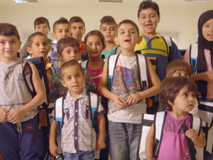 تأتي هذه المبادرة في إطار استراتيجية الشغف بالعطاء التي يتبناها بنك الإمارات دبي الوطني ومبادرة (Green with pride)