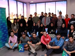 طلبة الجامعة الأهلية في شركة زين البحرين