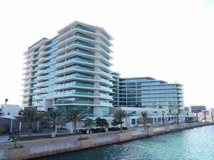 Redefining waterfront living, Al Hadeel sits on the seafront of Al Raha Beach.