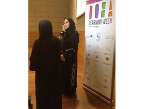 السيدة أمينة حسين، مدير البرامج وتطوير المجتمع في وايز، أثناء إطلاق أسبوع الدوحة للتعليم.