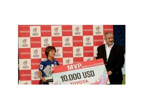 منحت الشركة لاعبة الهجوم اليابانية مانا إيوابوتشي جائزة "أفضل لاعبة" في البطولة.