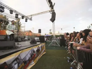 مهرجان باب