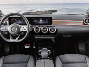 أحدثت مرسيدس-بنز عبر نظام MBUX ثورةً كبيرةً في كيفية تشغيل السيارة والتواصل معها منذ إطلاق الفئة A.