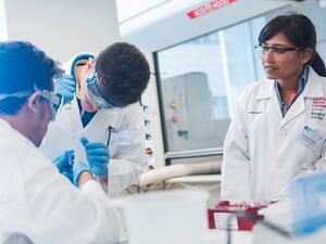 ركزت الدورة العاشرة من برنامج الأولويات الوطنية للبحث العلمي على تشجيع الشراكات بين الباحثين الأكاديميين والمستفيدين النهائيين، حيث ستفيد إحدى هذه المنح، في نهاية المطاف، الآلاف من طلاب المدارس في الدولة.