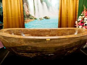 Caijou Bathtub Sells for AED6 4 million at Dubai Jewellery Week