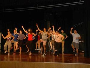 خلال الدبكة خلال الدبكة