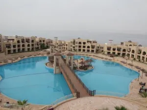 منتجع وسبا كراون بلازا البحر الميت- الأردن