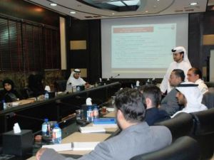 جانب من ورشة العمل التي نظمتها دائرة الشؤون البلدية 