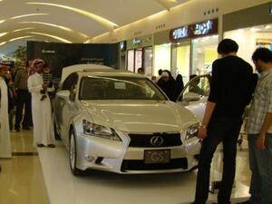 سيارة لكزس GS 2012