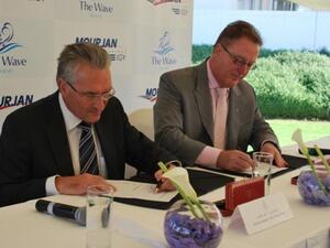  Michael Horrigan, CEO and Board Member of Mourjan Marinas and Michael Lenarduzzi, CEO The Wave, Muscat