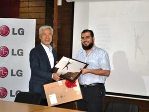 Kevin Cha, LG Levant Managing Director with one of the winners