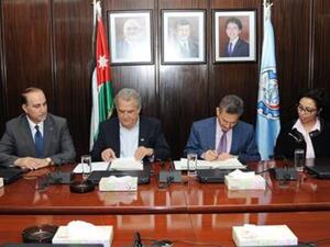 بموجب هذه الاتفاقية ستقوم مدلاب بتدريب 26 طالباً يتم توزيعهم على كافة أفرع مختبرات مدلاب والبالغ عددها 40 مختبر في المملكة الأردنية الهاشمية.