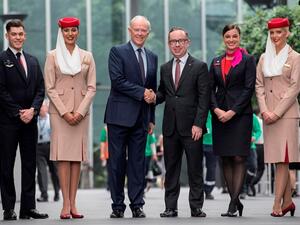 طيران الإمارات وكوانتاس تطوران شراكتهما