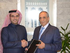 Eng. Nashat Sahawaneh and Hisham Alrayes, CEO of GFH during the signing ceremony.