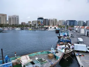 خور دبي.. دور حيوي في تنشيط الحركة التجارية والسياحية بإمارة دبي