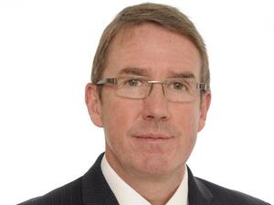 السيد ديفيد مانسون، رئيس المكتب التمثيلي التجاري في المملكة المتحدة، بنك أبوظبي التجاري