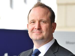 ديفيد روبرت، الرئيس التنفيذي لمستشفى مورفيلدز للعيون ورئيس مجلس إدارة الجمعية العالمية لمستشفيات العيون