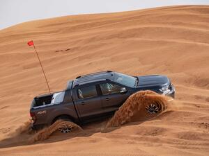 تؤمّن لك القيادة في الصحراء متعة لا توصف ولكن لا مفرّ من أن تعلق مركبتك في الرمال عاجلاً أم آجلاً.
