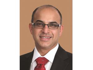 د. أفيناش جوربكساني، استشاري جراحة العيون، جراحة التهاب القزحية وأمراض الشبكية وإعتام عدسة العين، مستشفى مورفيلدز دبي للعيون