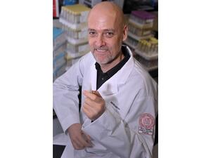 الدكتور كارستن سوري