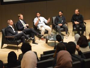 جانب من الجلسة النقاشية