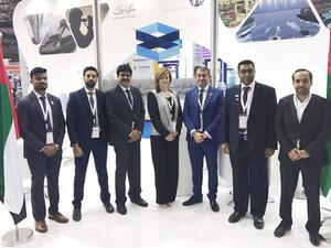 فريق العمل المشارك بجناح دبي في معرض إنمكس إس.إم.إم الهند 2017