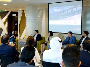 خلال الاجتماع