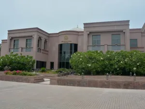 نادي تونيك في قصر الامارات