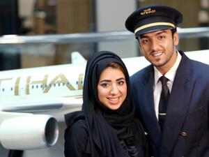 نورة المري، الموظفة الألف من مواطنات ومواطني دولة الإمارات العربية المتحدة العاملين بالاتحاد للطيران مع زوجها، فيصل النقبي، والذي يعمل طياراً متدرباً بالشركة بعد التحاقه بالدفعة التاسعة عشرة لبرنامج الطيارين المتدربين