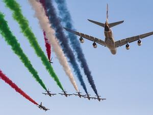 رافقت الطائرة A380 طائرات نفاثة سريعة لفريق فرسان الإمارات