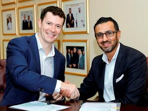 خلال التوقيع