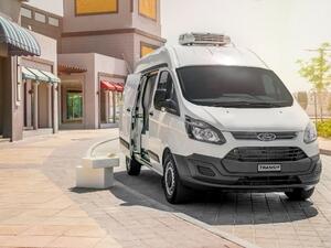 هيكل ترانزيت كاستم المحسّن يقدّم حيّز التحميل الرائد في الفئة الذي يصل إلى 8.3 متر مكعّب، بالإضافة إلى باب تحميل جانبيّ عريض وأبواب خلفيّة تفتح بزاوية 180 درجة.